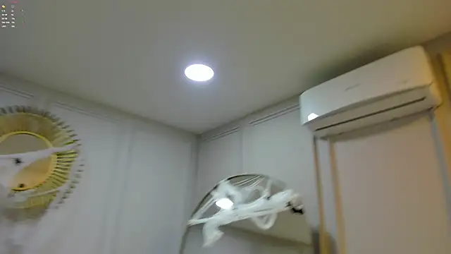 CharlotteBrownn  online show from October 31, 2025, 3:14 am