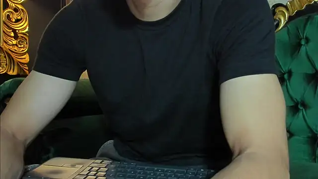 AlessandroKiing online show from July 9, 2026, 10:31 pm