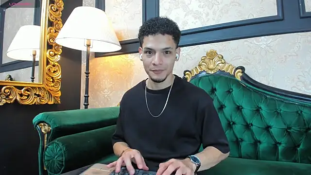 AlessandroKiing online show from April 6, 2026, 2:18 pm