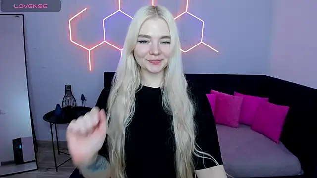 RuthBryant online show from September 17, 2025, 8:38 am