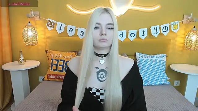 RuthBryant online show from September 27, 2025, 1:01 am