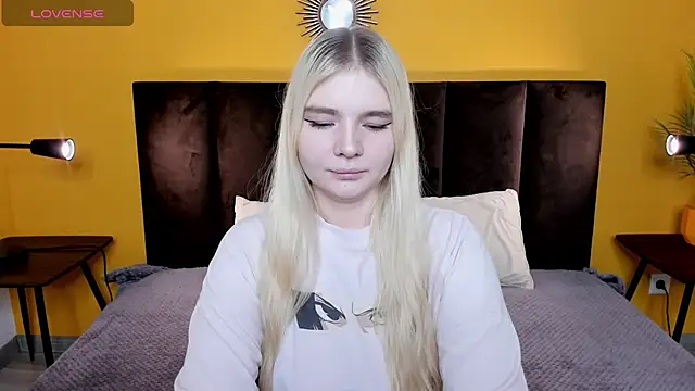 RuthBryant online show from December 5, 2025, 12:32 am