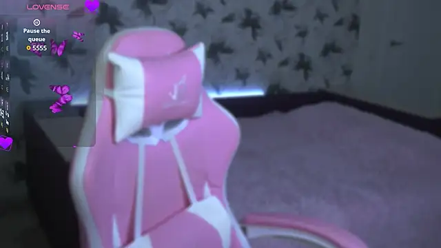 Snapshot of babymeelll chatting on September 13, 2025, 10:21 pm babymeelll online show from September 13, 2025, 10:21 pm