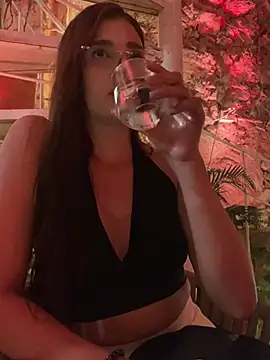 samaantha lux online show from February 27, 2026, 1:50 am