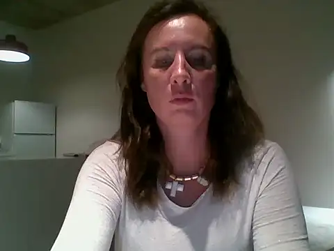 ALICAINWONDERLAND online show from October 5, 2025, 3:58 pm