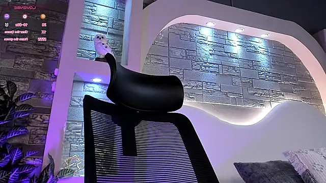 dominic de luca online show from November 21, 2025, 3:27 am