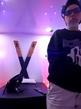 SpencerMontgomery online show from November 15, 2025, 4:22 pm