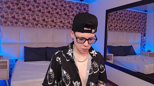 SpencerMontgomery online show from October 19, 2025, 4:32 pm