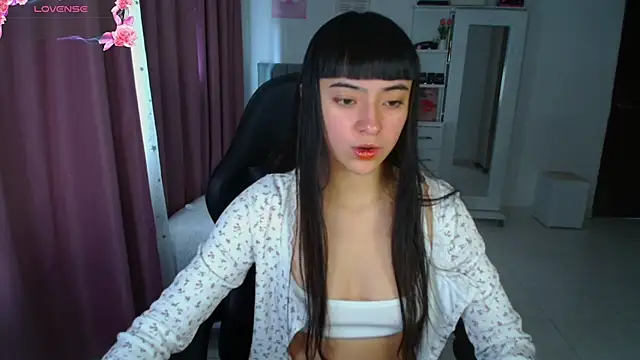 Snapshot of violetta_blackk chatting on July 17, 2026, 4:48 pm violetta blackk online show from July 17, 2026, 4:48 pm