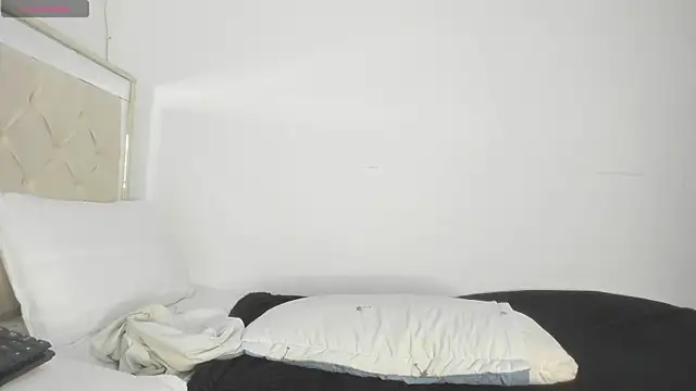 katitahotcam ass online show from September 25, 2025, 11:00 pm