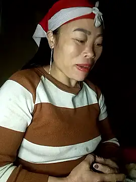 Snapshot of CoMay003 chatting on January 10, 2026, 1:34 am CoMay003 online show from January 10, 2026, 1:34 am