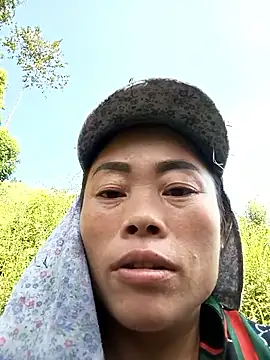 CoMay003 online show from October 5, 2025, 6:37 am