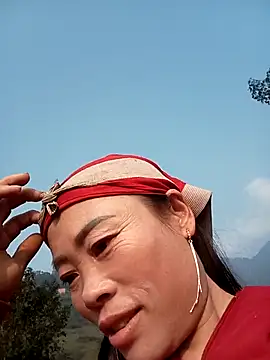 Snapshot of CoMay003 chatting on January 13, 2026, 1:42 am CoMay003 online show from January 13, 2026, 1:42 am