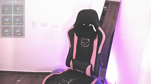 samiacooper25 online show from September 11, 2025, 1:38 am