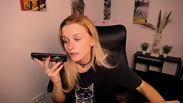 PeppyMia online show from September 9, 2025, 6:23 am