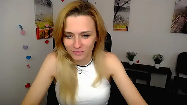 PeppyMia online show from November 8, 2025, 7:56 am