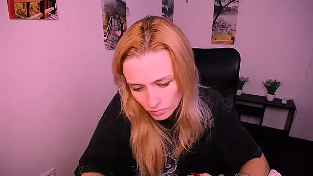 PeppyMia online show from September 26, 2025, 6:09 am