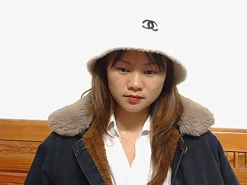 Sisi dy01 online show from November 27, 2025, 2:34 am