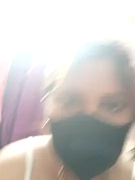 misspriya03 online show from January 5, 2026, 5:27 pm