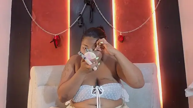 Cristal hott1 online show from April 8, 2026, 7:59 pm