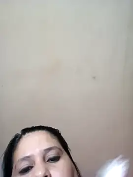 Snapshot of Ayma1983 chatting on February 11, 2026, 11:10 am Ayma1983 online show from February 11, 2026, 11:10 am