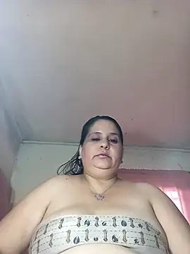 Snapshot of Ayma1983 chatting on February 10, 2026, 10:09 pm Ayma1983 online show from February 10, 2026, 10:09 pm