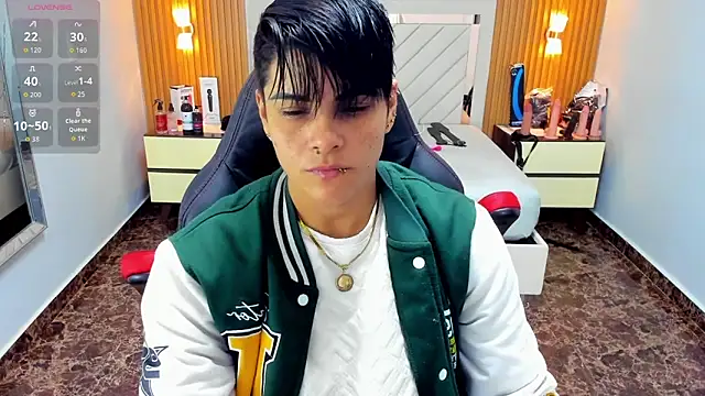 KAROLLJONES1 online show from September 12, 2025, 7:35 pm