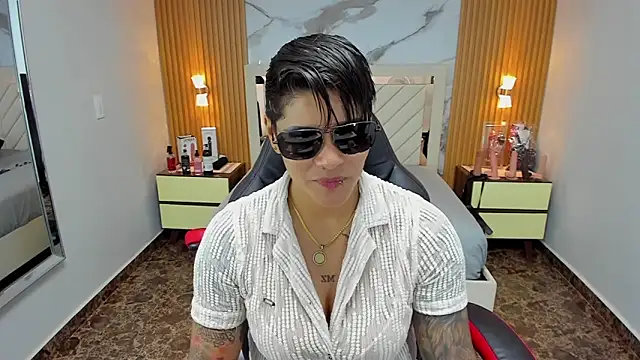 KAROLLJONES1 online show from November 20, 2025, 7:14 pm