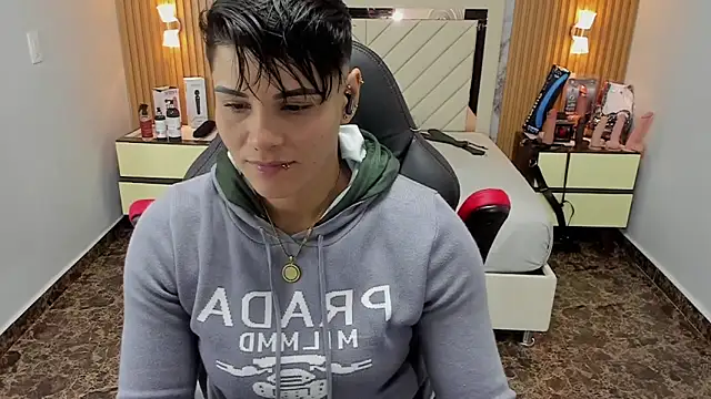 KAROLLJONES1 online show from September 29, 2025, 2:51 am