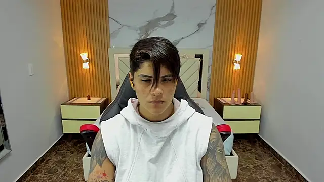 KAROLLJONES1 online show from November 16, 2025, 7:07 pm