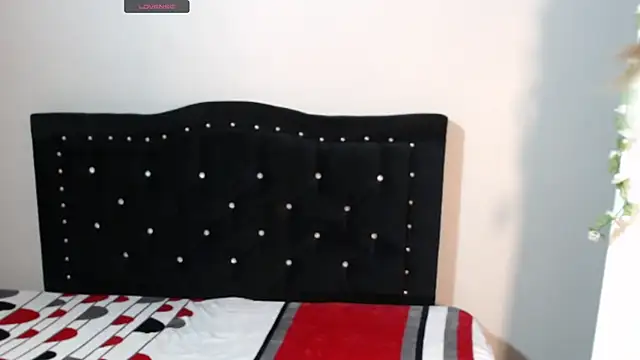 Angel Megan online show from October 7, 2025, 6:42 pm