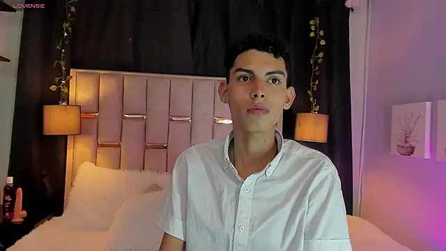 Room 69x online show from November 25, 2025, 3:45 pm