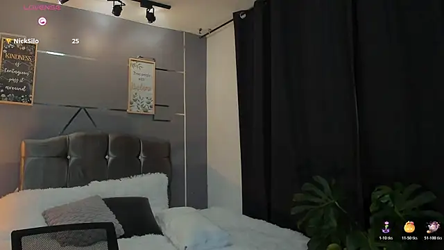 Room 69x online show from October 31, 2025, 9:17 am