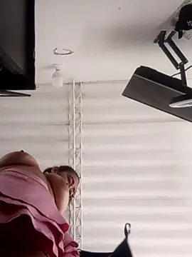 linda luna29 online show from October 25, 2025, 3:56 pm