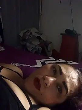 linda luna29 online show from September 19, 2025, 2:37 am