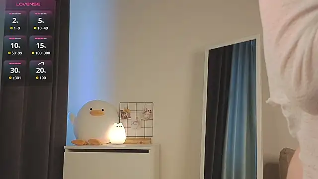 roxydolll online show from March 25, 2026, 2:01 am