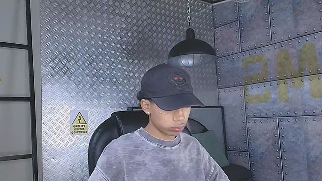 AlanCutee online show from September 29, 2025, 11:27 am