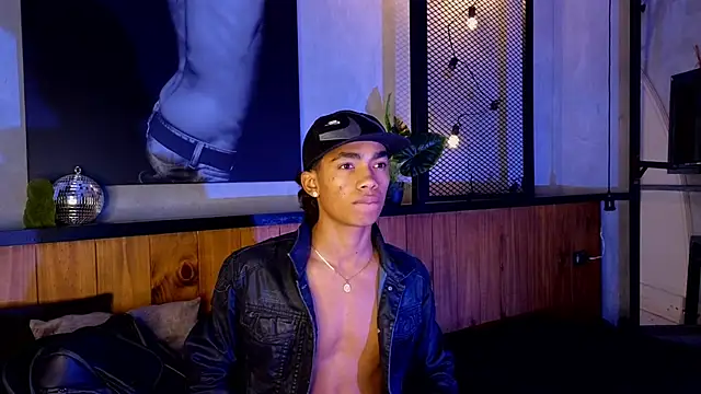 AlanCutee online show from April 8, 2026, 11:33 am