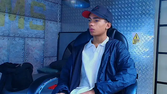 AlanCutee online show from October 15, 2025, 12:35 pm