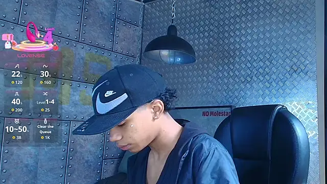 AlanCutee online show from October 22, 2025, 12:26 pm