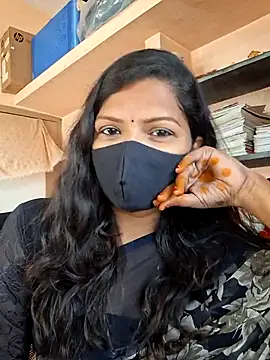 Snapshot of Tamil_Dharani chatting on February 19, 2026, 5:37 am Tamil Dharani online show from February 19, 2026, 5:37 am