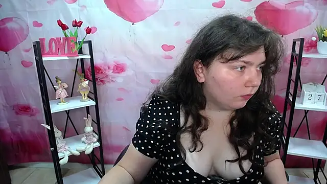 Snapshot of NeonilaLisova chatting on May 27, 2026, 5:04 am NeonilaLisova online show from May 27, 2026, 5:04 am