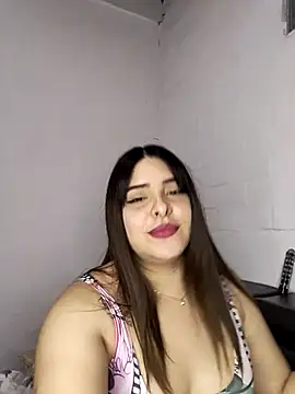 Nahomy cm online show from September 24, 2025, 10:27 pm