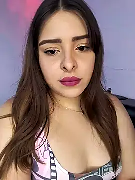 Nahomy cm online show from October 9, 2025, 8:31 pm