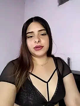 Nahomy cm online show from September 12, 2025, 8:30 pm