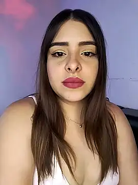 Nahomy cm online show from October 10, 2025, 8:31 pm