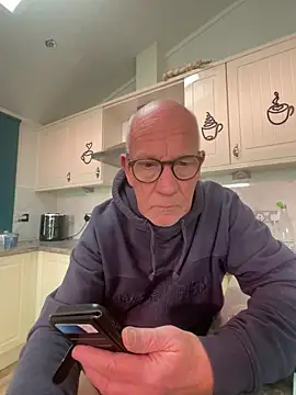 philefc online show from November 12, 2025, 12:53 pm