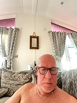 philefc online show from November 23, 2025, 1:43 pm