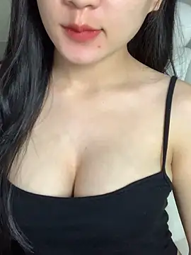    Lily    online show from October 27, 2025, 3:46 pm