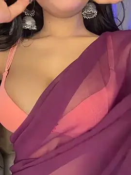 KARISHMA-STRIP online show from March 18, 2026, 6:42 pm